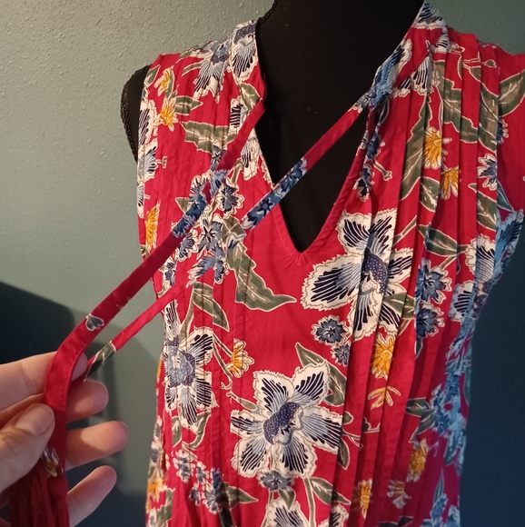 Dress - Picture 2 of 5